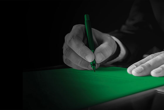 Signing paper 1600x1000 thumbnail