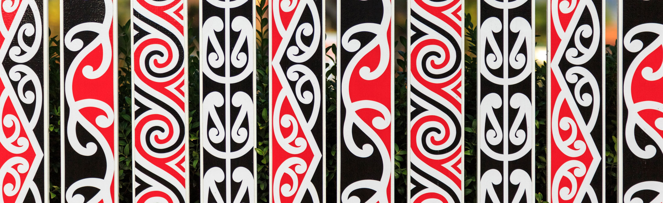 maori patterns on a fence banner9